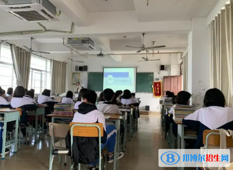 2023年海口市琼山华侨中学招生办联系电话