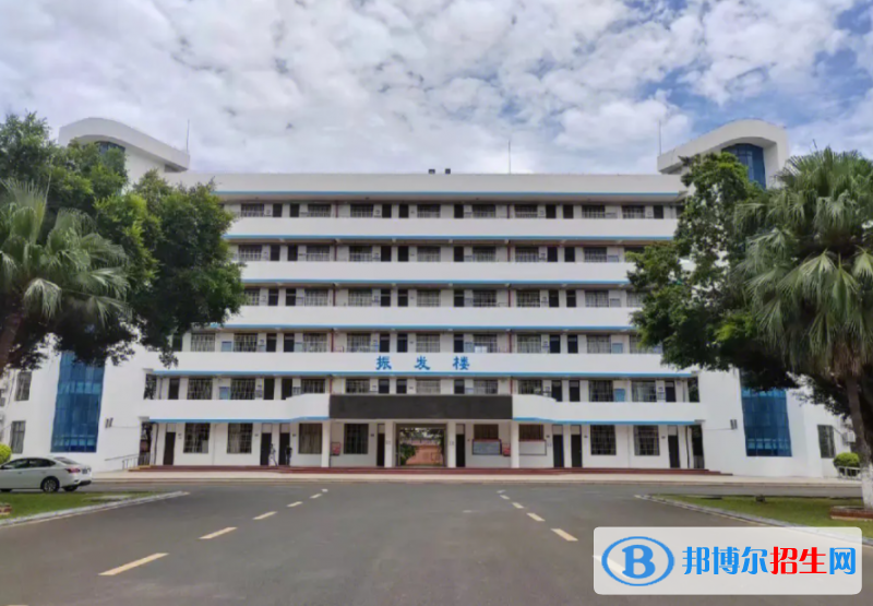 2023海口市灵山中学多少钱(学费明细)