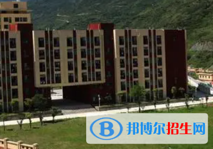 甘孜藏族自治州职业技术学校地址在哪里，哪个地区，哪个城市?