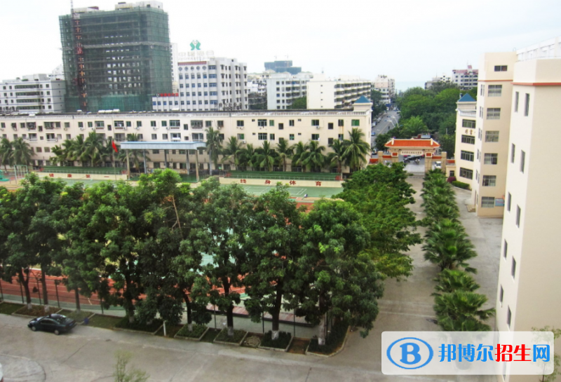 三亚市第二中学地址在哪里，哪个地区，哪个城市
