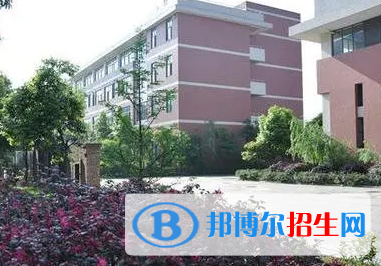 邛崃市技工学校地址在哪里，哪个地区，哪个城市?