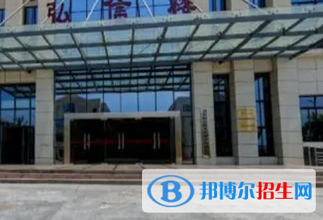 泸州技师学院地址在哪里，哪个地区，哪个城市?