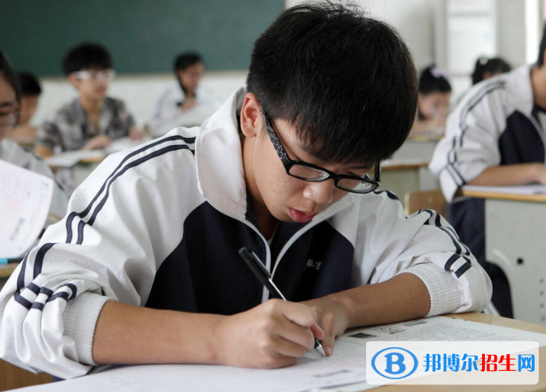 高考满分作文:校园生活（3篇）