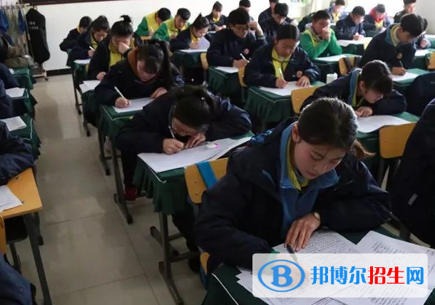 高考满分作文：让爱双向流动（3篇）