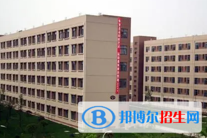 内江市高级技工学校地址在哪里，哪个地区，哪个城市?