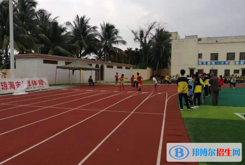 琼海市长坡中学地址在哪里，哪个地区，哪个城市