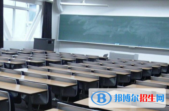 高考英语作文：真正的朋友（3篇）