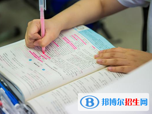 高考优秀作文:青春随想（3篇）