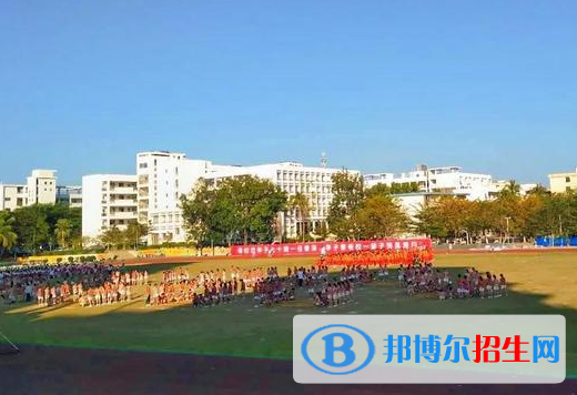 定安县城南中学地址在哪里，哪个地区，哪个城市