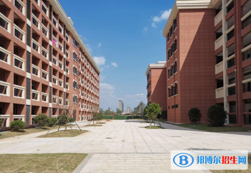 华东师范大学澄迈实验中学地址在哪里，哪个地区，哪个城市