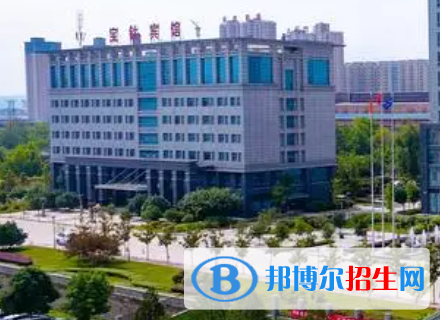 宝钛集团有限公司技工学校地址在哪里，哪个地区，哪个城市?