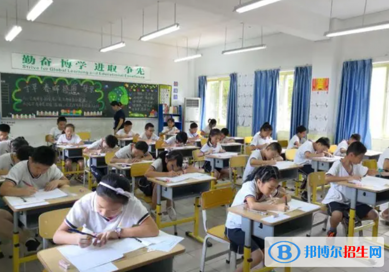 海南枫叶国际学校地址在哪里，哪个地区，哪个城市