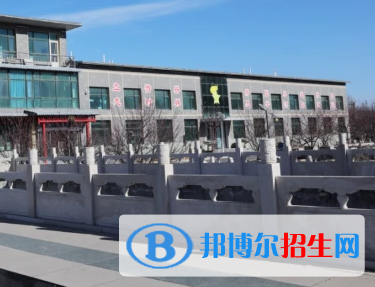 张家口青少年艺术中等专业学校地址在哪里，哪个地区，哪个城市?