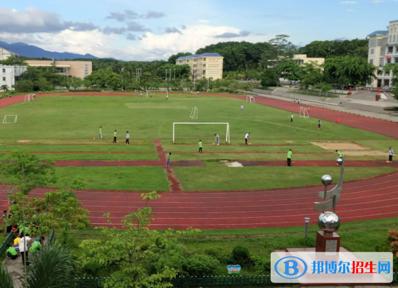 万宁市民族中学地址在哪里，哪个地区，哪个城市