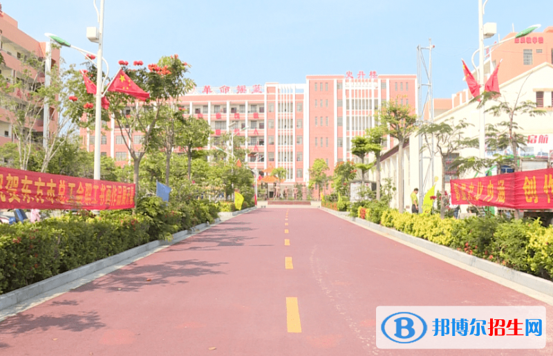东方市琼西中学地址在哪里，哪个地区，哪个城市