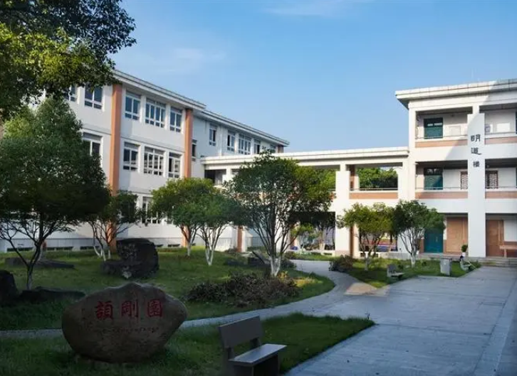 2023苏州新草桥中学招生简章