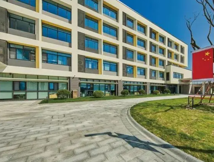2023年上海燎原双语学校小学部入学条件