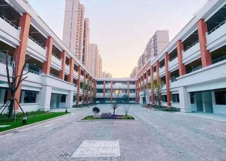 无锡市运河实验中学地址，乘车路线