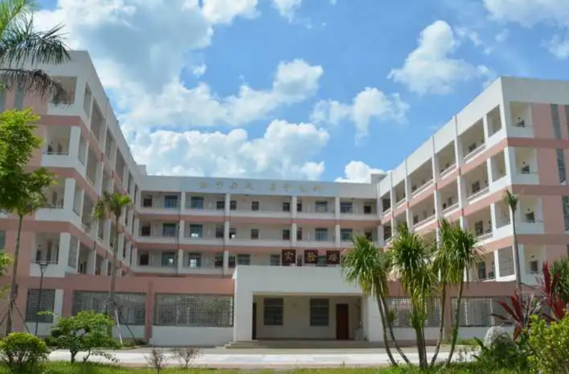 海南鑫源高级中学地址，乘车路线