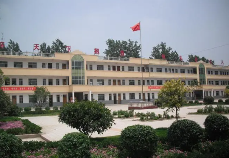南京市板桥中学地址，乘车路线
