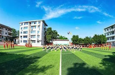 自贡飞鱼职业学校