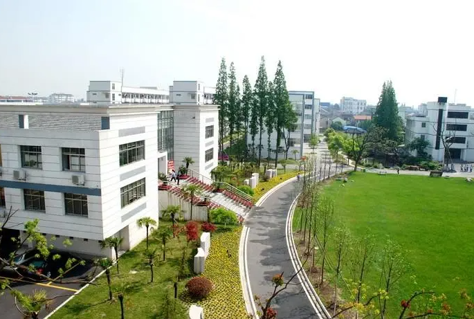 2023江苏省沙溪高级中学多少钱(学费明细)