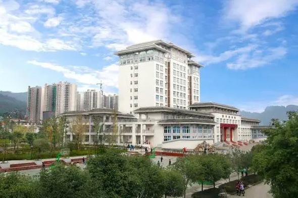 雅安航空工业联合技工学校
