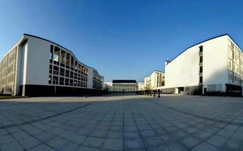 吴江高级中学地址，乘车路线
