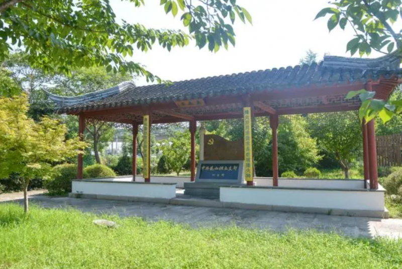 昆山市第一中学地址，乘车路线