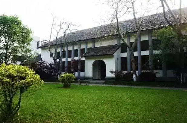 苏州市吴中区东山中学地址，乘车路线