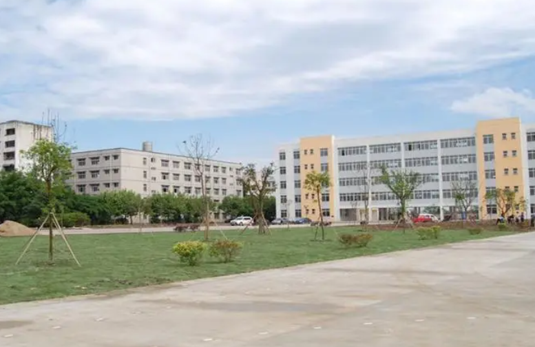 2023年贵州初中毕业报什么中专学校最好