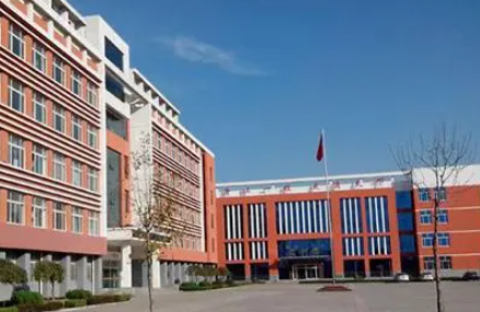 商河县职业中等专业学校地址，乘车路线