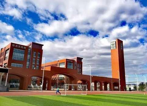 2023年北京师范大学附属烟台国际学校初中部课程体系