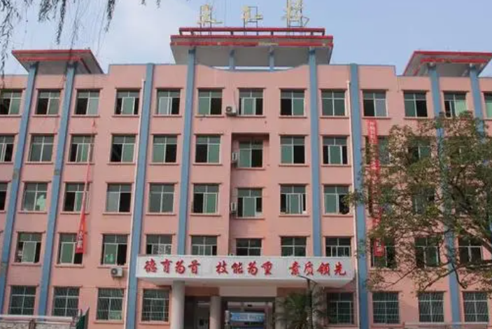 2023遂宁排名前八的计算机学校名单