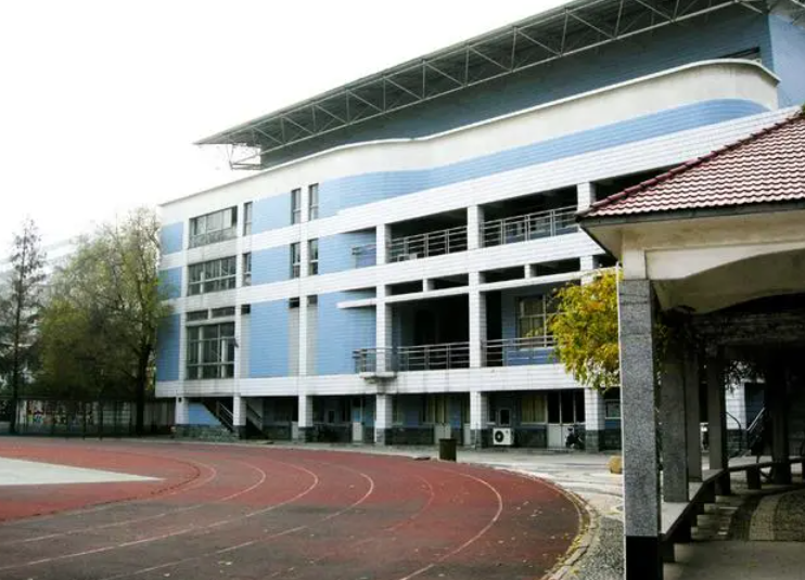 宁海中学地址，乘车路线