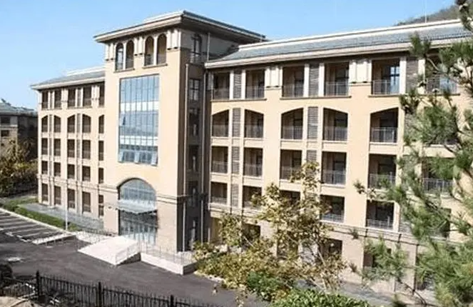 2023年青岛耀中国际学校初中部报名时间