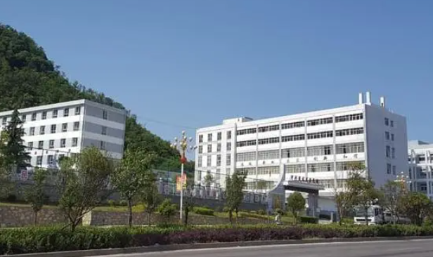 2024黔西南排名前五的计算机学校名单