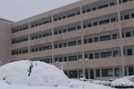 浙江2023年上中专学校要不要分数