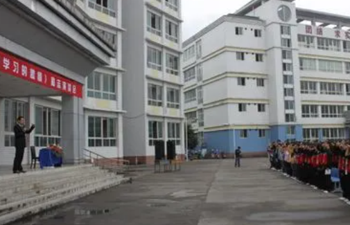 四川2023年没初中毕业能上中专学校