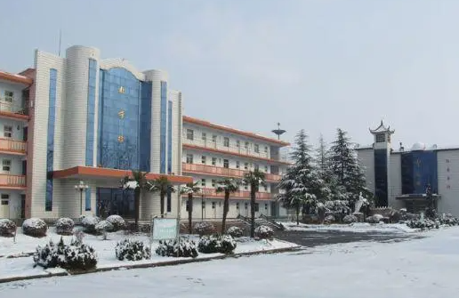 枣庄市第二卫生学校地址，乘车路线