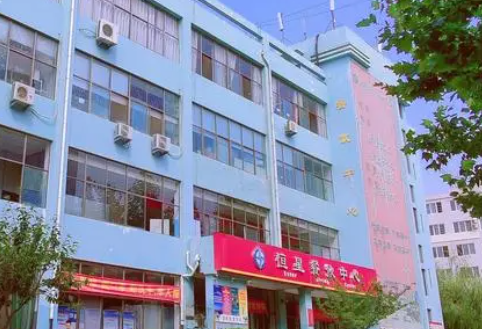 青岛恒星职业中等专业学校地址，乘车路线