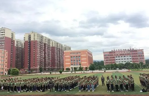 四川2023年上中专学校要不要分数