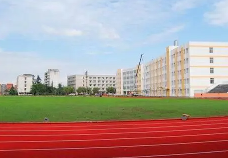 贵州2023年读中专学校多少钱