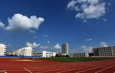 山东鲁能体育职业中等专业学校地址，乘车路线
