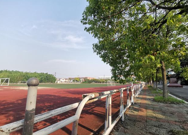 江都市丁沟中学地址，乘车路线