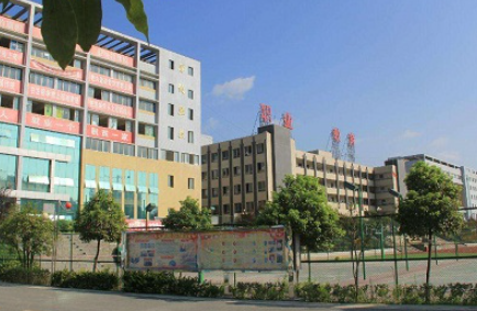 重庆2023年高中毕业读中专学校好不好