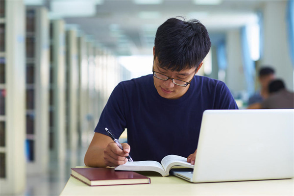 大连大学医学院口腔医学专业介绍