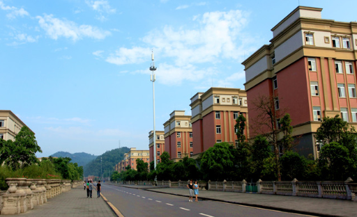 四川2023年初中毕业上什么中专学校好