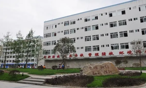 贵州2023年初中没毕业可不可以读中专