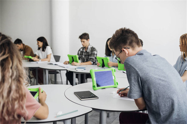 贵州电子技术应用职业中学排名榜（最新）